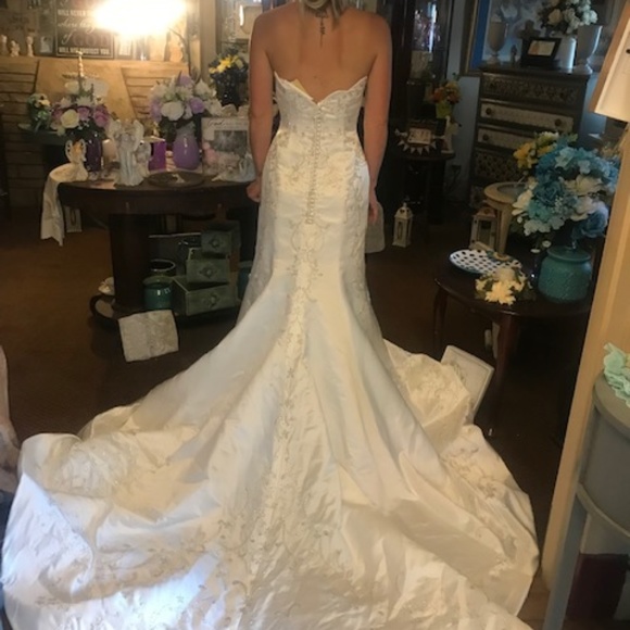 Jasmine Couture Wedding Gown NWT - Picture 1 of 4